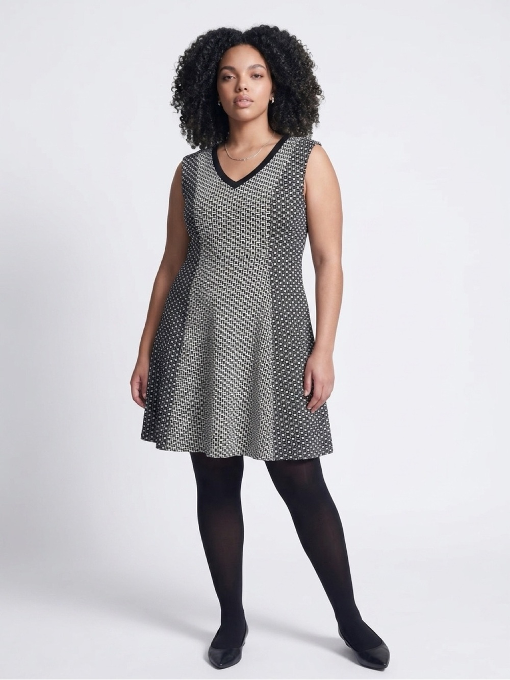 Lane Bryant Black and White Patterned V‑Neck Fit & Flare Dress Size 18/20 - Picture 2 of 8